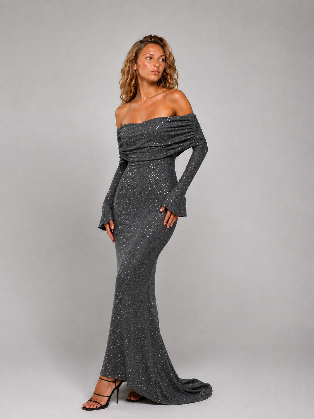 Lunoria | Glitter Off-Shoulder Maxi Jurk met Elegante Pasvorm