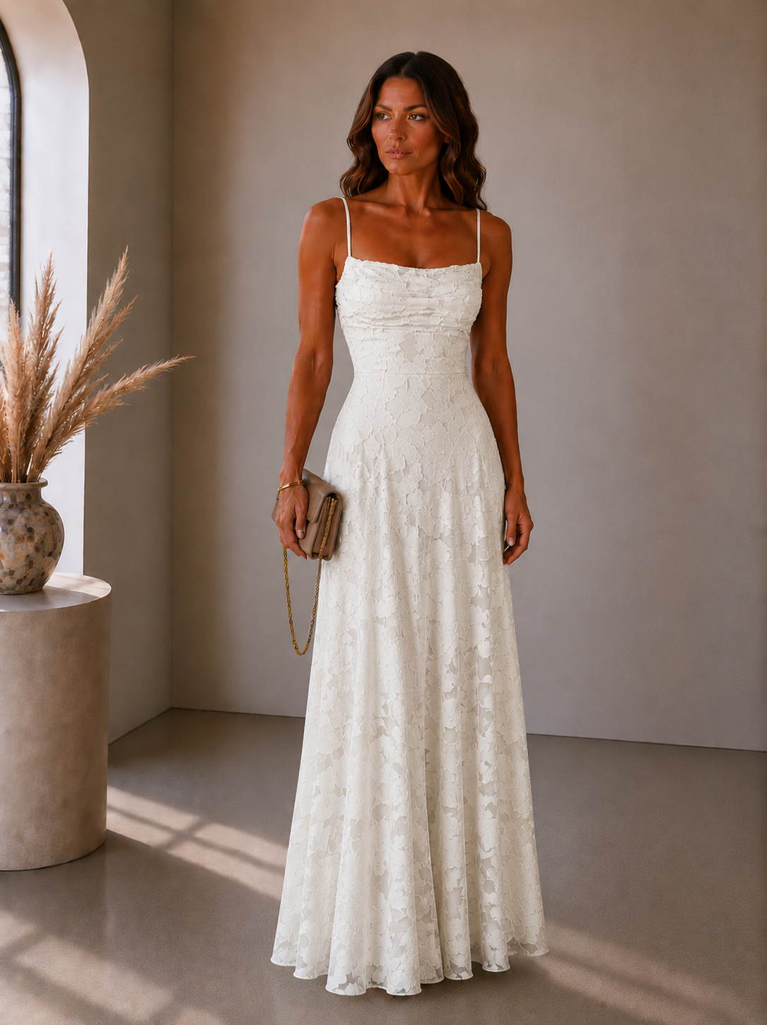 Lunoria | Elegante Kant Maxi Jurk met Fijne Schouderbandjes