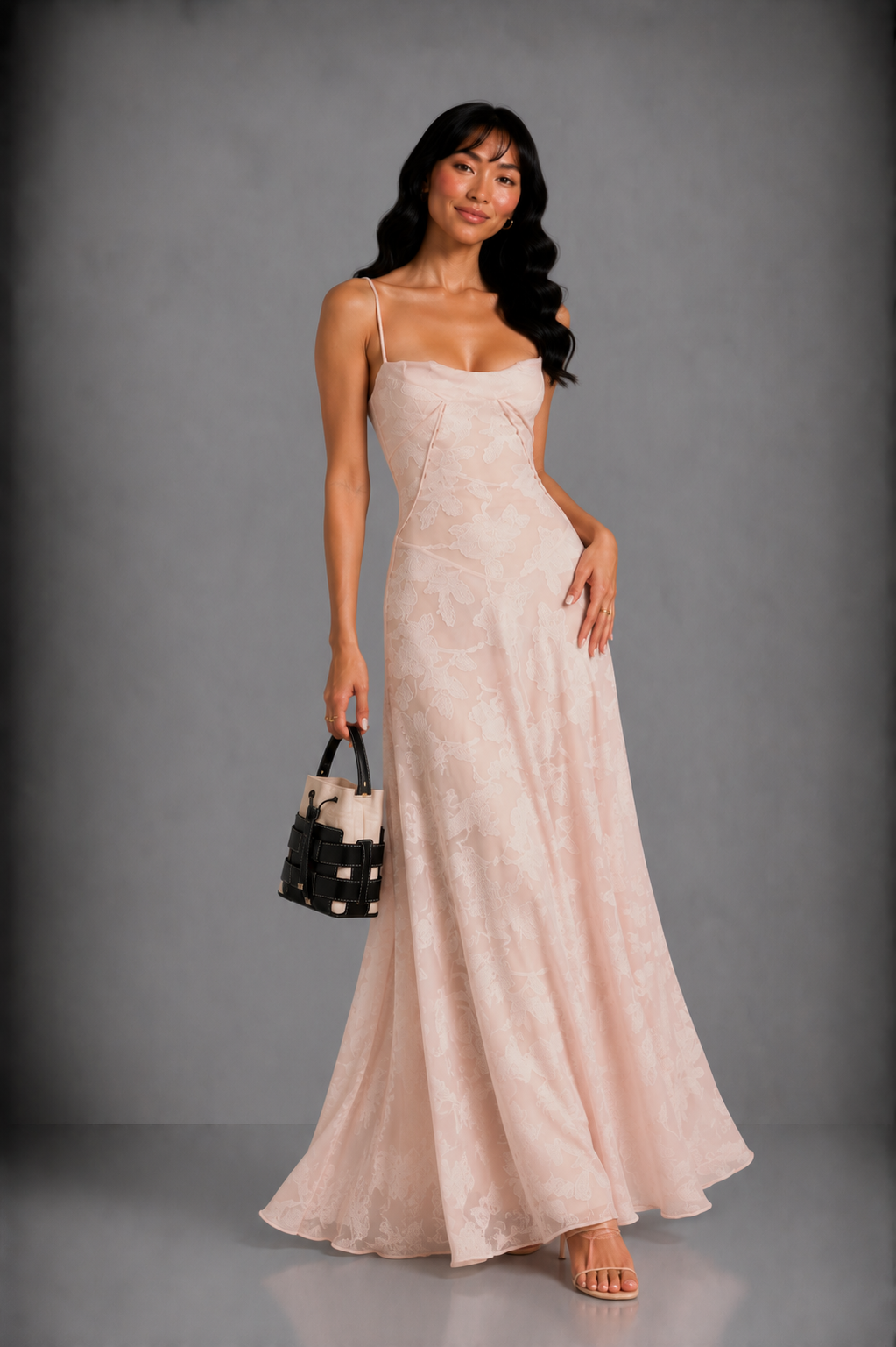 Lunoria | Elegante Maxi Jurk met Open Rug en Geborduurde Details
