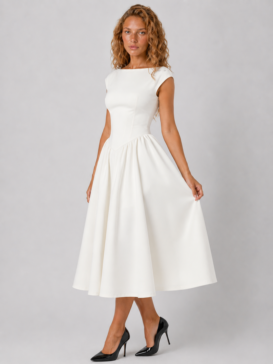Lunoria | Rugloze Midi Jurk met Ruches en Elegante Pasvorm