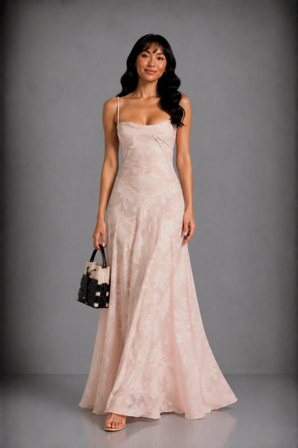 Lunoria | Elegante Maxi Jurk met Open Rug en Geborduurde Details