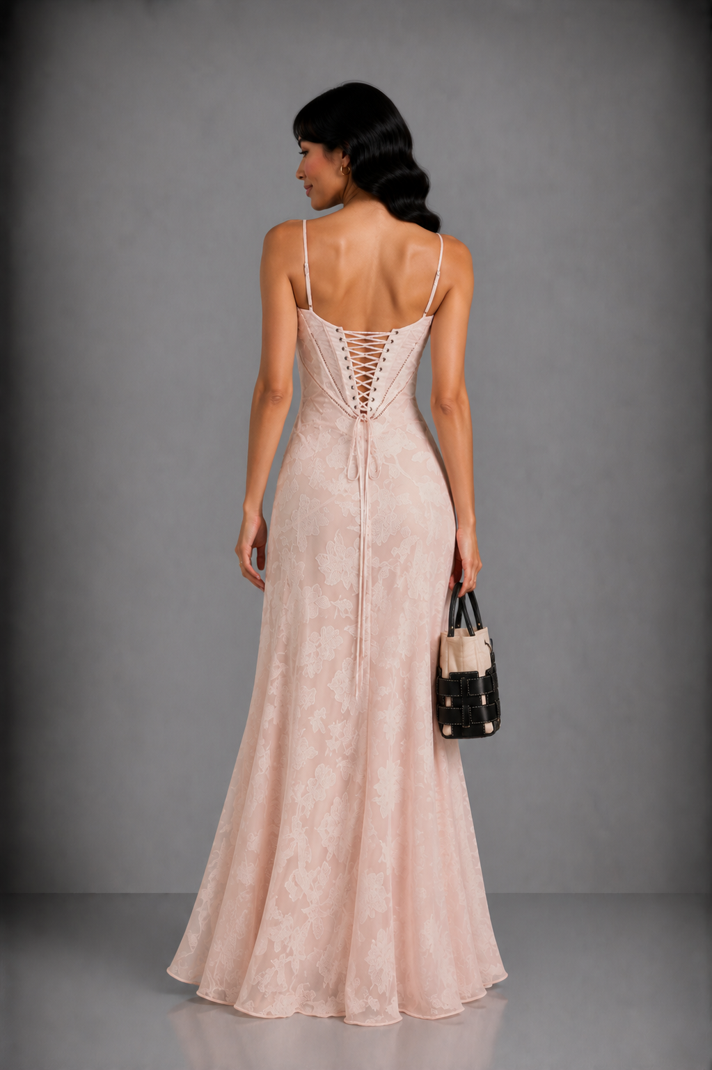 Lunoria | Elegante Maxi Jurk met Open Rug en Geborduurde Details