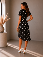Lunoria | Polkadot Wikkeljurk met V-Hals en Asymmetrische Zoom