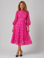 Lunoria | Kanten Midi Jurk met Romantische Details en Elegante Pasvorm