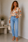 Lunoria | Bloemenprint Blouse met V-Hals en Ruchemouwen