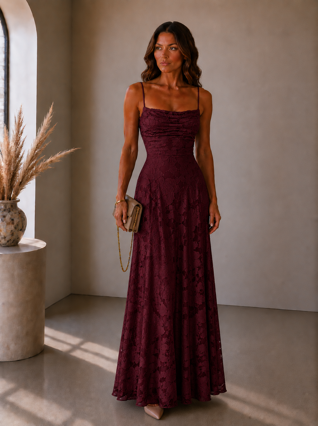 Lunoria | Elegante Kant Maxi Jurk met Fijne Schouderbandjes