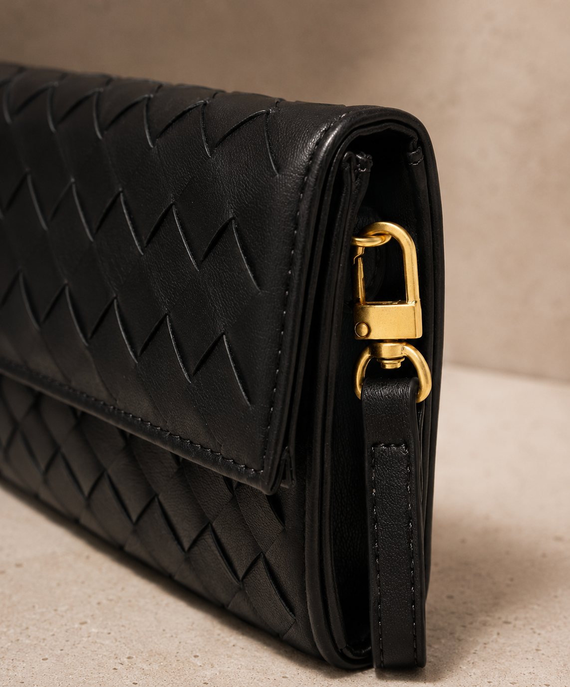 Lunoria | Gevlochten Tas met Luxe Gevlochten Design en Gouden Details