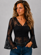 Lunoria | Elegante Kanten Blouse met V-Hals en Klokmouwen