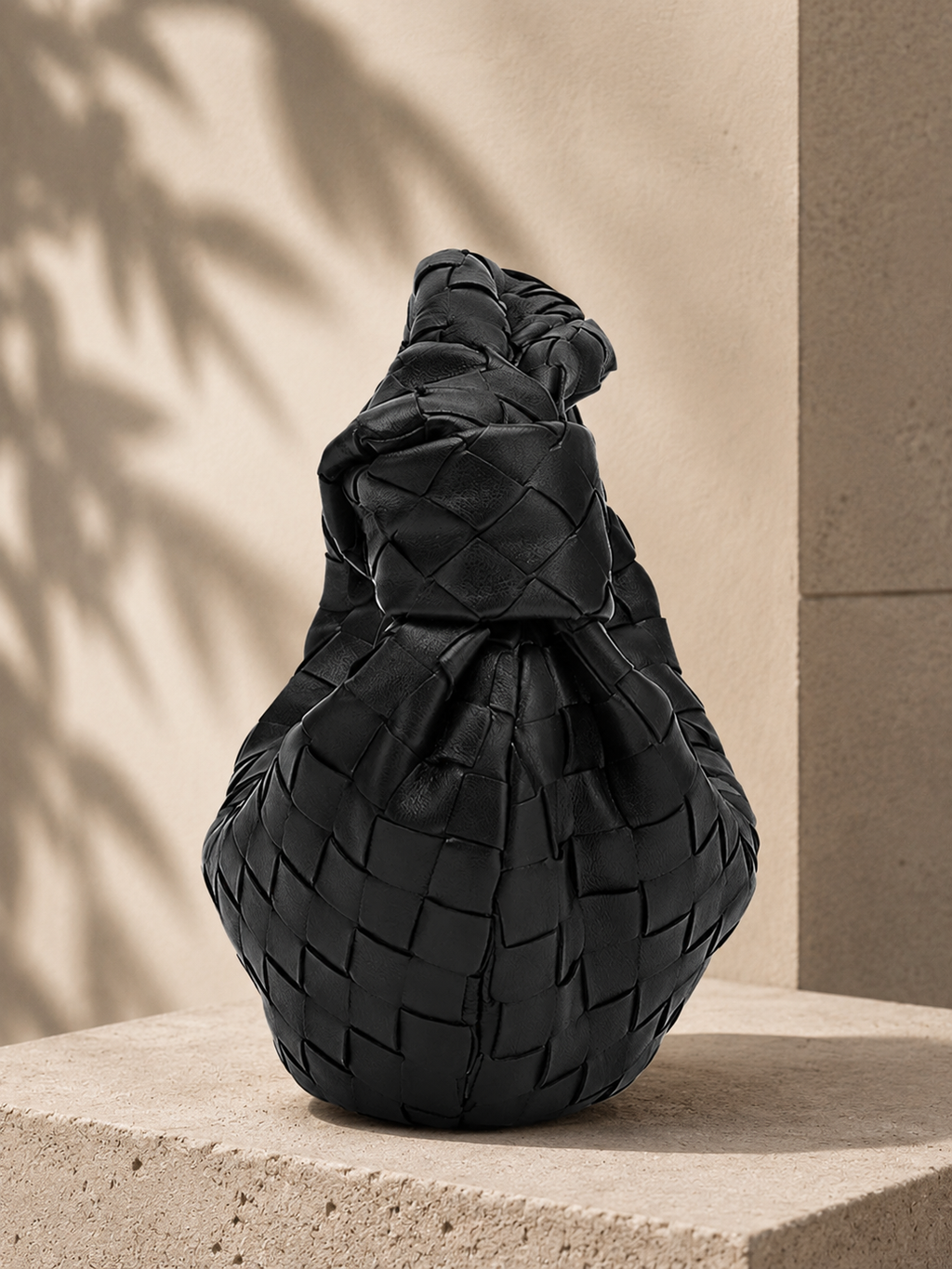 Lunoria | Luxe Gevlochten Handtas met Minimalistisch Design