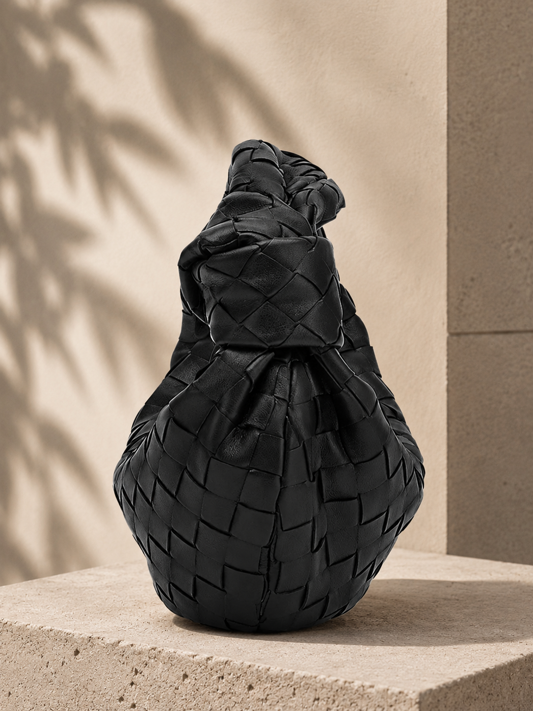 Lunoria | Luxe Gevlochten Handtas met Minimalistisch Design