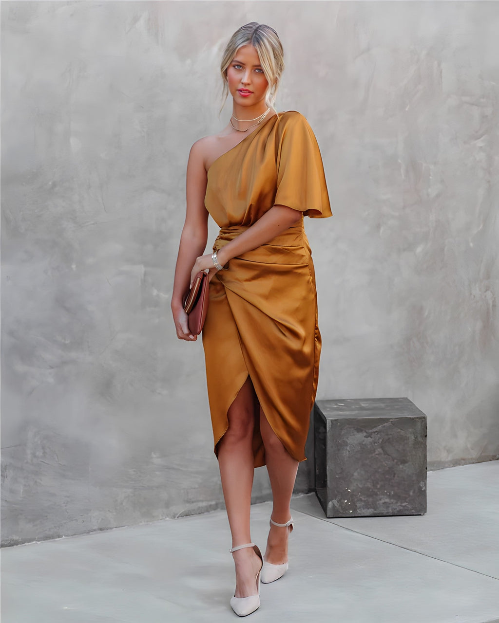 Lunoria | One-Shoulder Jurk met Plooien en Luxe Uitstraling