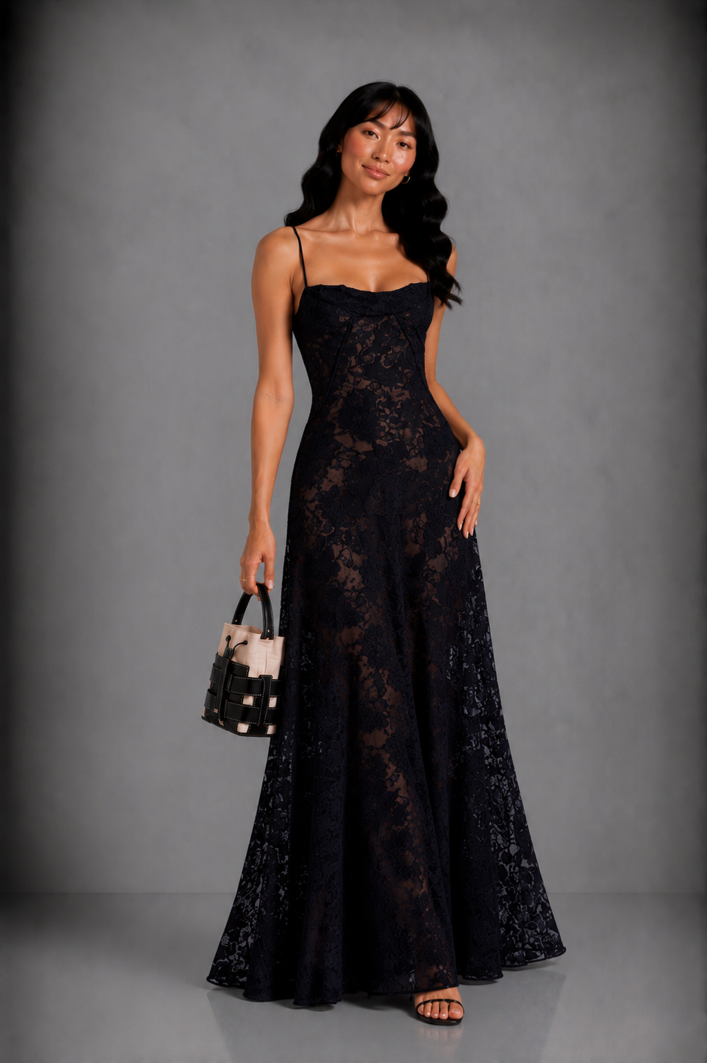 Lunoria | Elegante Maxi Jurk met Open Rug en Geborduurde Details