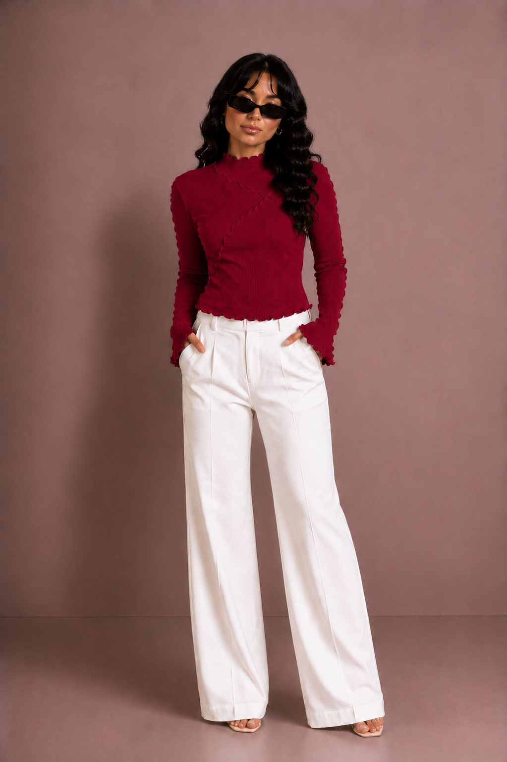 Lunoria | Asymmetrische Slim Fit Top met Ruches en Standkraag
