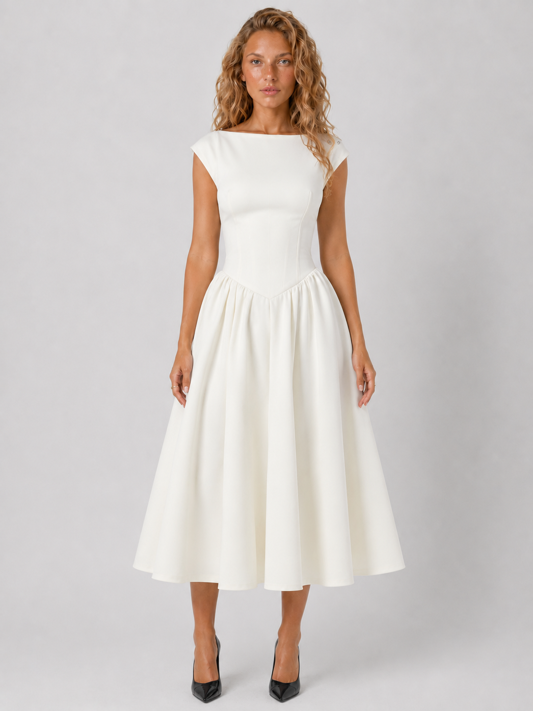 Lunoria | Rugloze Midi Jurk met Ruches en Elegante Pasvorm