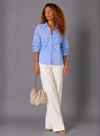 Lunoria | Broderie Blouse met Knoopsluiting en V-Hals