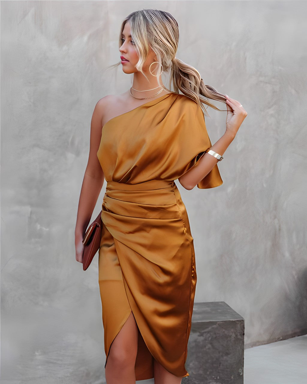 Lunoria | One-Shoulder Jurk met Plooien en Luxe Uitstraling