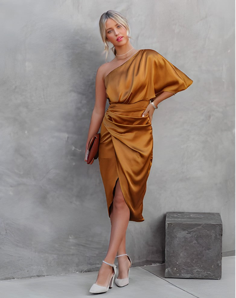 Lunoria | One-Shoulder Jurk met Plooien en Luxe Uitstraling