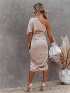 Lunoria | One-Shoulder Jurk met Plooien en Luxe Uitstraling