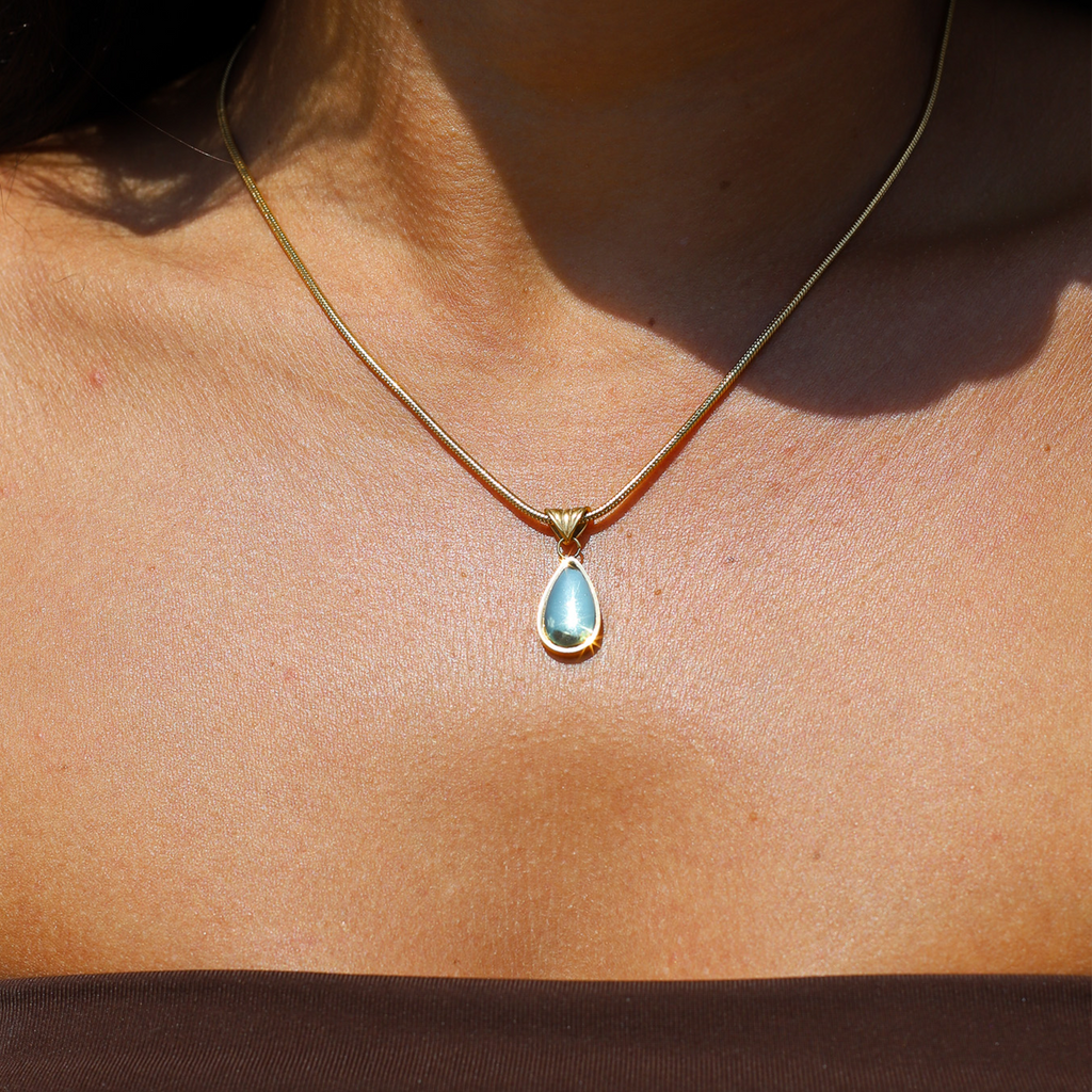 Lunoria | Goudkleurige Ketting met Olijfsteen Hanger